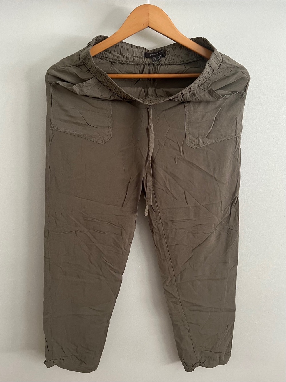 Primark Women's Cropped Cargo Pants in Olive